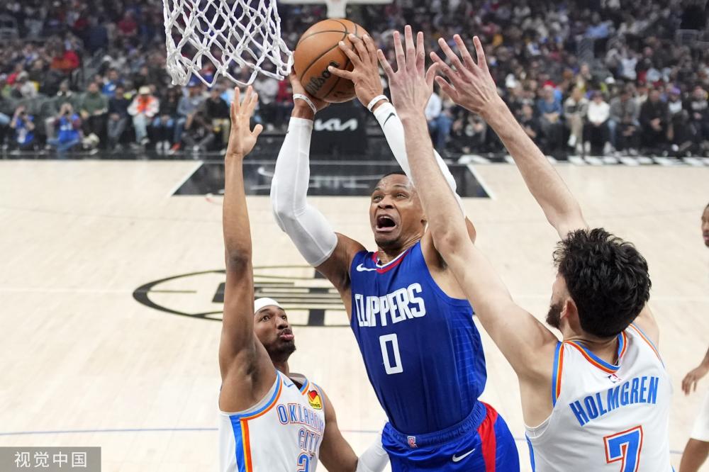 赛季中途因 赛季中途因